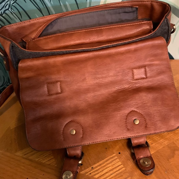 Wool cross body bag - Picture 11 of 12